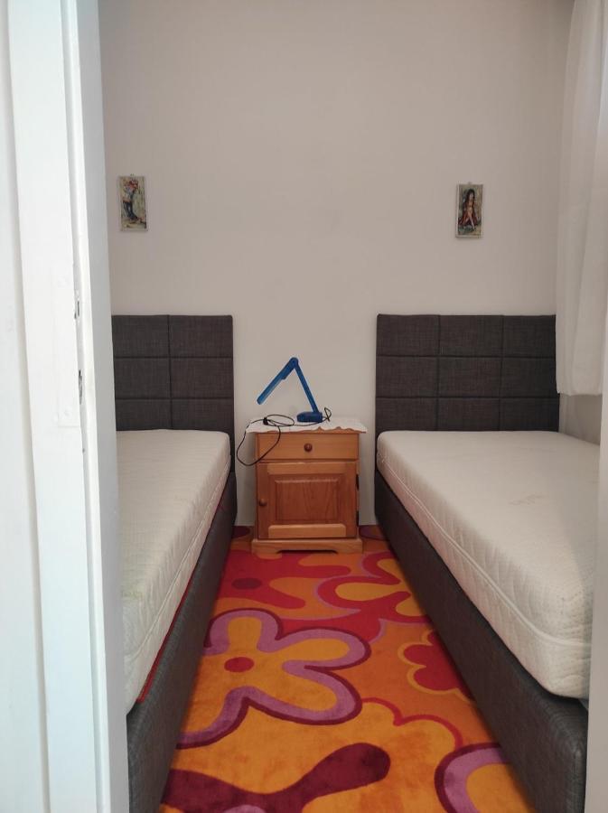 Apartman Renata โนวีวีโนดอลสกี ภายนอก รูปภาพ