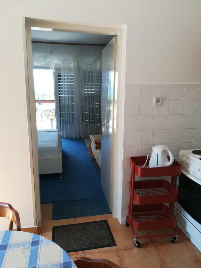 Apartman Renata โนวีวีโนดอลสกี ภายนอก รูปภาพ